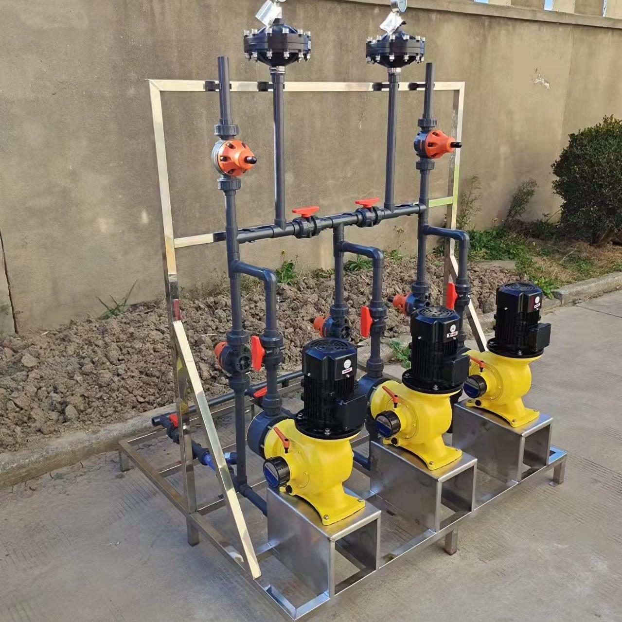 Thiết bị dùng thuốc hai trong một cho axit và kiềm