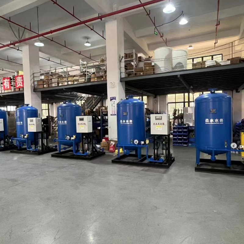 Thiết bị cung cấp nước áp lực liên tục với bơm và bể mở rộng